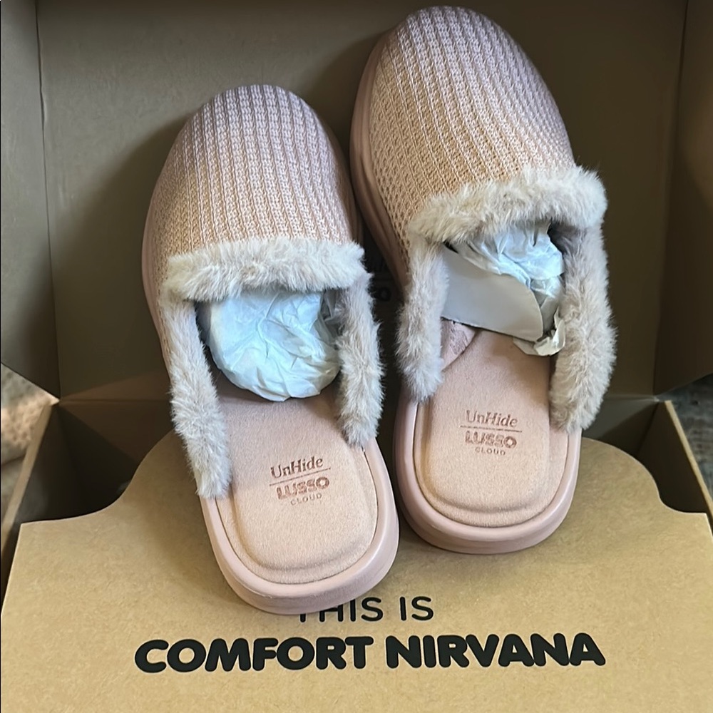 Unisex Pink Faux-Lined Slippers